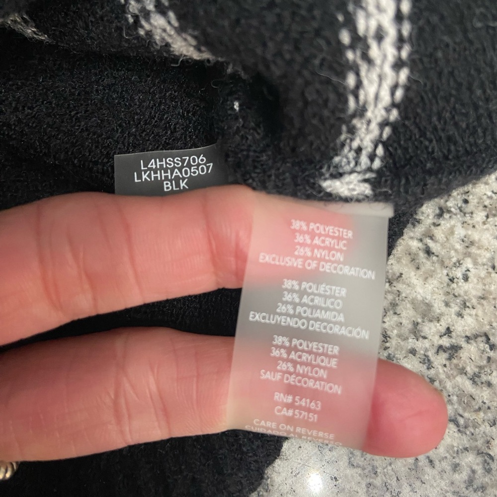 NWT KARL Lagerfeld Black/White Womens Long Sleeve Sweater SzL   Abstract Lines - Picture 11 of 17